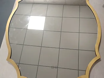 Espejo de baño moderno e inteligente