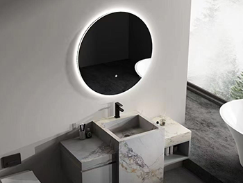 Smart temperature-controlled bathroom mirror Smart temperature-controlled bathroom mirror