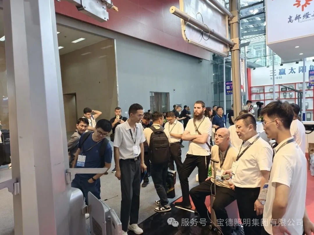 Lighting industry experts visiting Baode Lighting exhibition booth in Guangzhou Lighting industry experts visiting Baode Lighting exhibition booth in Guangzhou