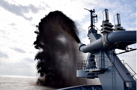 rainbow-discharging-8000m3-tshd.jpg rainbow-discharging-8000m3-tshd.jpg