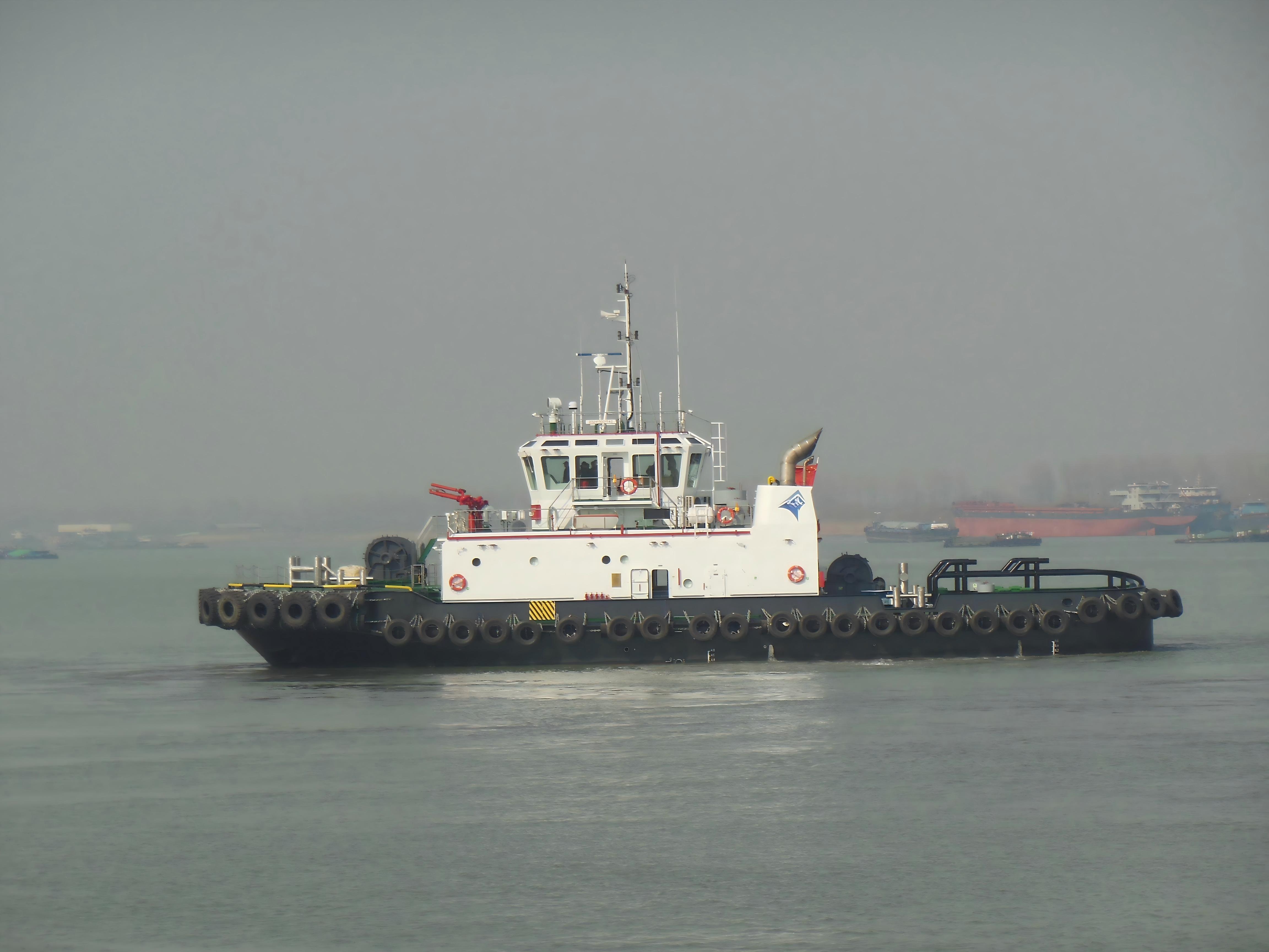 6000hp-asd-fore-stern-winch.jpg 6000hp-asd-fore-stern-winch.jpg