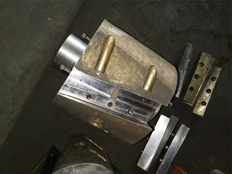 Scrap chopper Scrap chopper