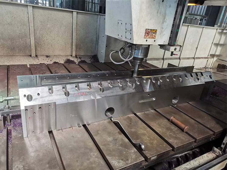 Welding machine scissor holder