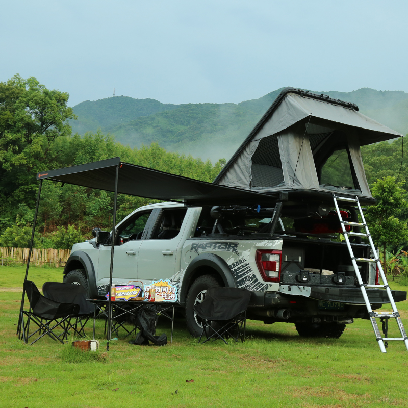 Triangular tent Triangular tent