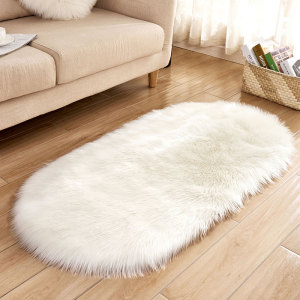Passen Sie dicken Pelzimitat-Schaffell-Teppich für Bett an