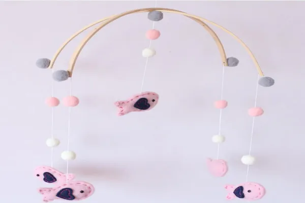 Großhandel hängende Wollfilz Windspiele für Babyzimmer