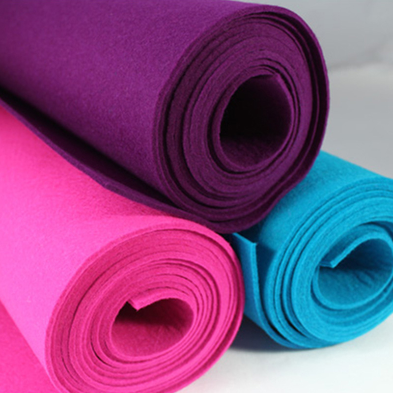 rendimiento y especificaciones de la alfombra de piel sintética