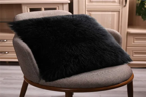 Good quality Cases Faux Wool Heart Shaped Throw Pillow Cover