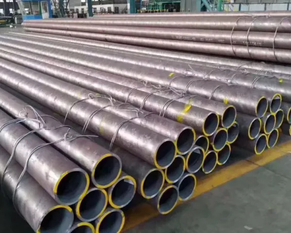 Seamless fluid pipe