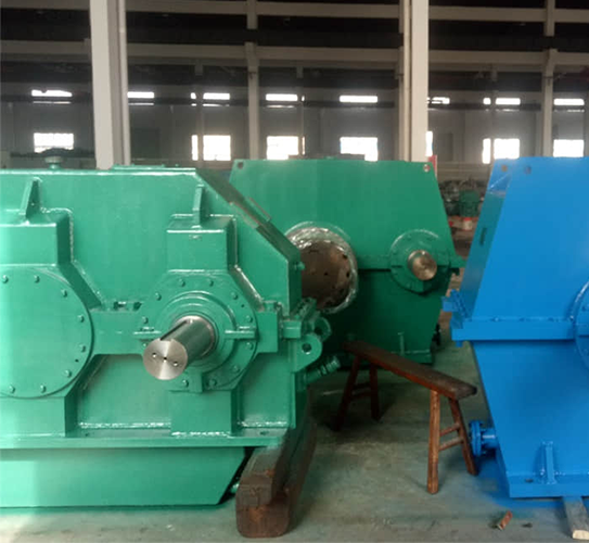 Edge drive reducer for cement plant
