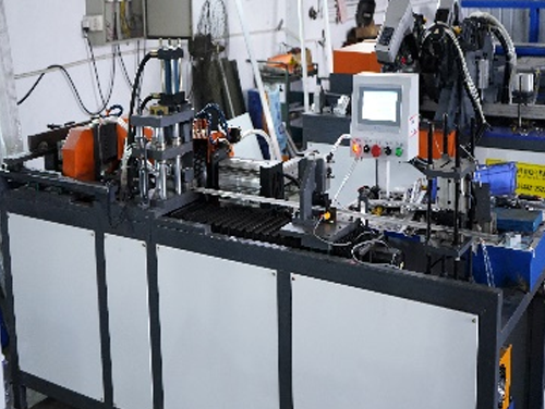 High-Efficiency Luggage Hinge Machine High-Efficiency Luggage Hinge Machine