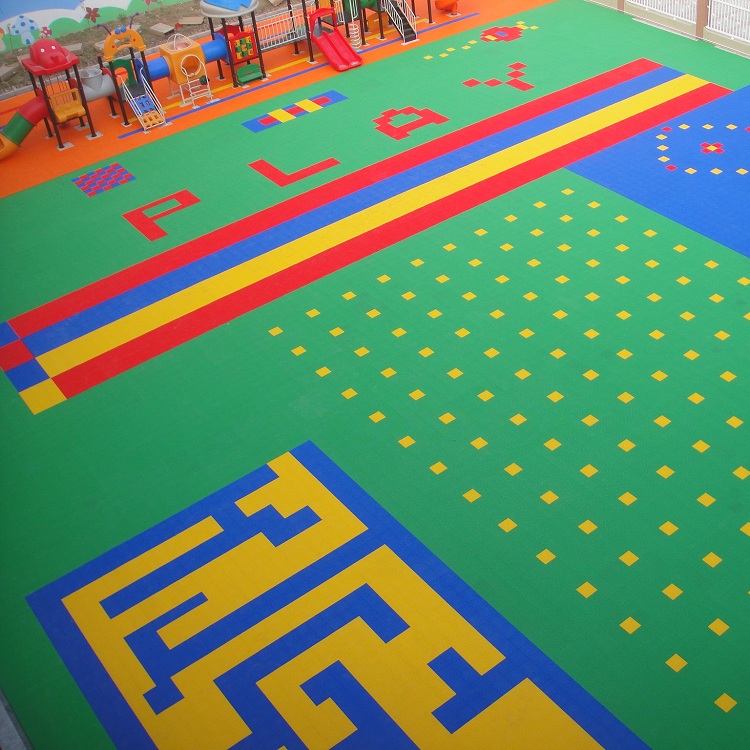 Fully plastic polyurethane track Fully plastic polyurethane track