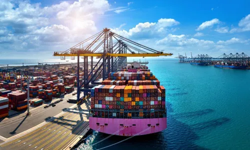 Comparison of Synchronous and Asynchronous Motors in Ship Power Systems