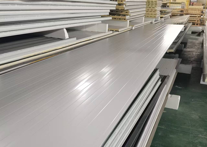 UV Protection and Reflectivity in Insulated Aluminum Roofing