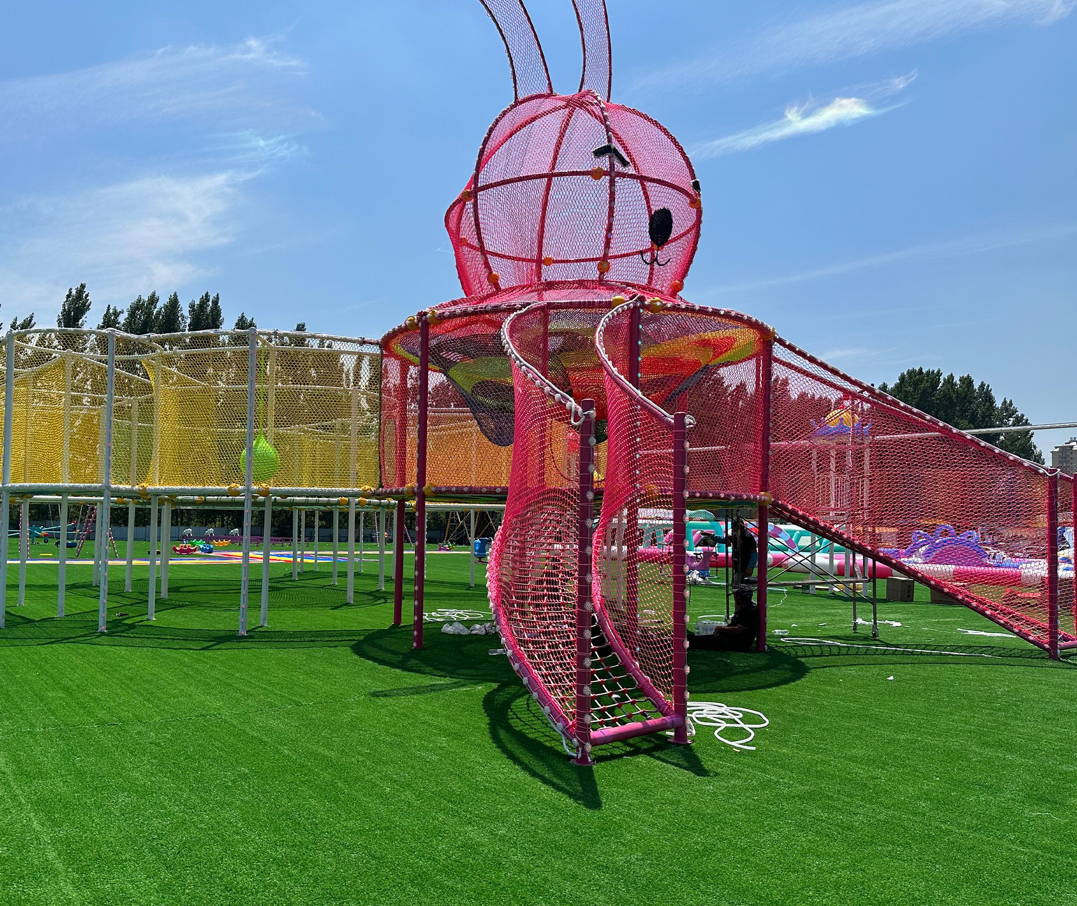 Cellular Network Play Solution Ensuring Safe Kids Entertainment