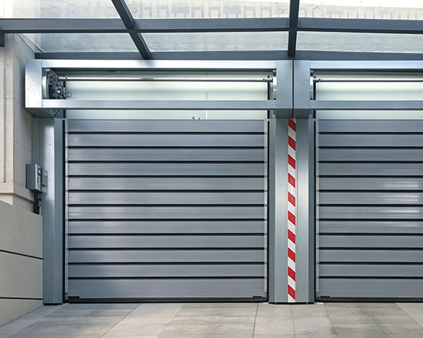 Large warehouse vortex hard fast door Large warehouse vortex hard fast door