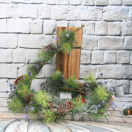 Graland décoratif artificiel de Noël avec le cône de pin / baie bleue / paillettes