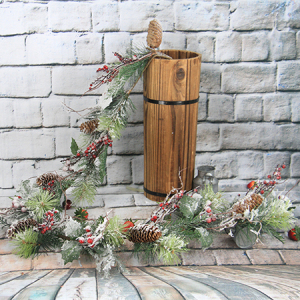 150cm künstliche dekorative Weihnachtsgirlande mit Kiefernkegel / rote Beere / Schnee