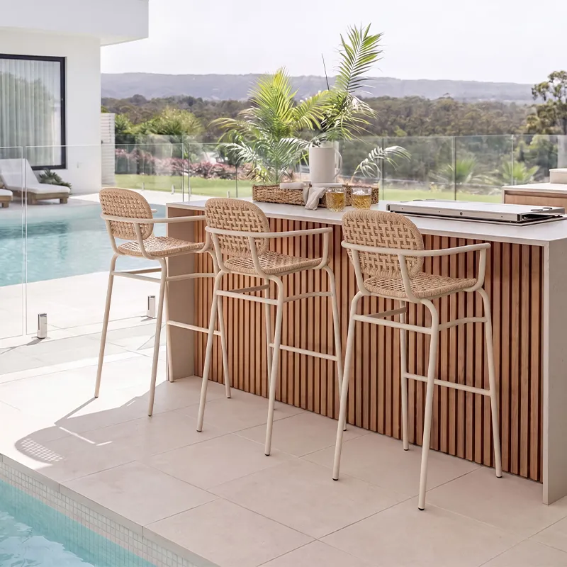 The Aluminium Patio Table Guide: Tops, Bases, Sizes