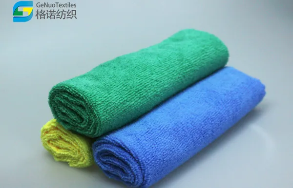 40 Square Towels Cut with Ultrasonic Cutting Teeth