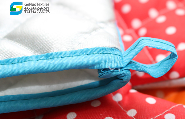 Solid White Polka Dot Microwave Oven Gloves