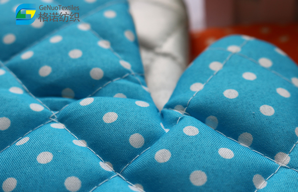 Solid White Polka Dot Microwave Oven Gloves