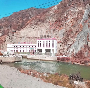 Weite assiste la centrale hydroélectrique de Maoergai, un projet clé dans la reconstruction post-catastrophe d'Aba dans le Sichuan