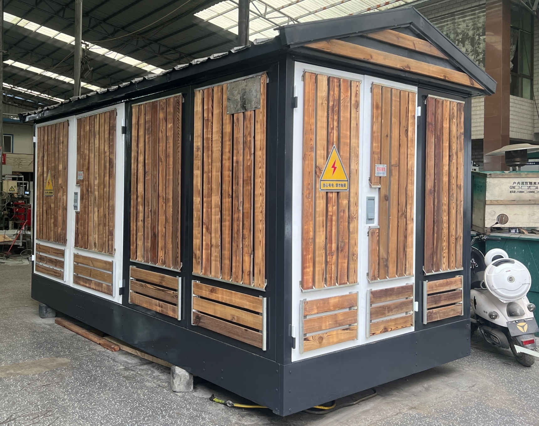 Почему комплектное распределительное устройство экономит место?