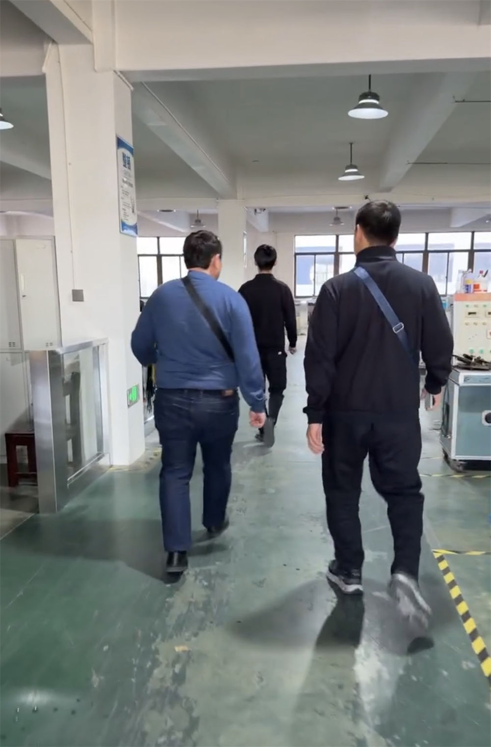 Eberry Electric Welcomes Valued Visitors from Central Asia for Factory Tour-4.jpg Eberry Electric Welcomes Valued Visitors from Central Asia for Factory Tour-4.jpg