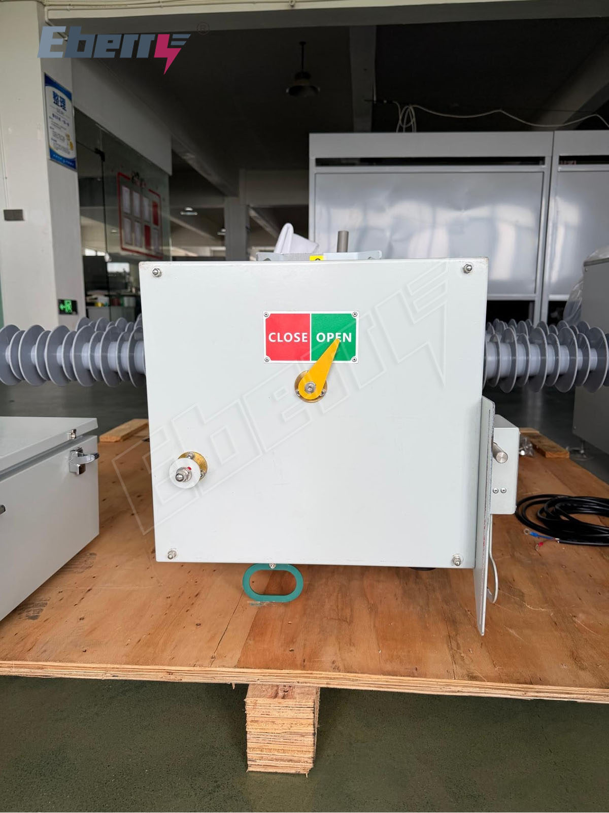 33kV Outdoor SF6 Load Break Switch-4.jpg 33kV Outdoor SF6 Load Break Switch-4.jpg