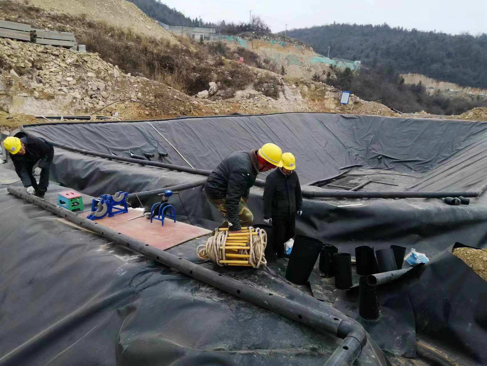 R-C (2).jpg R-C (2).jpg