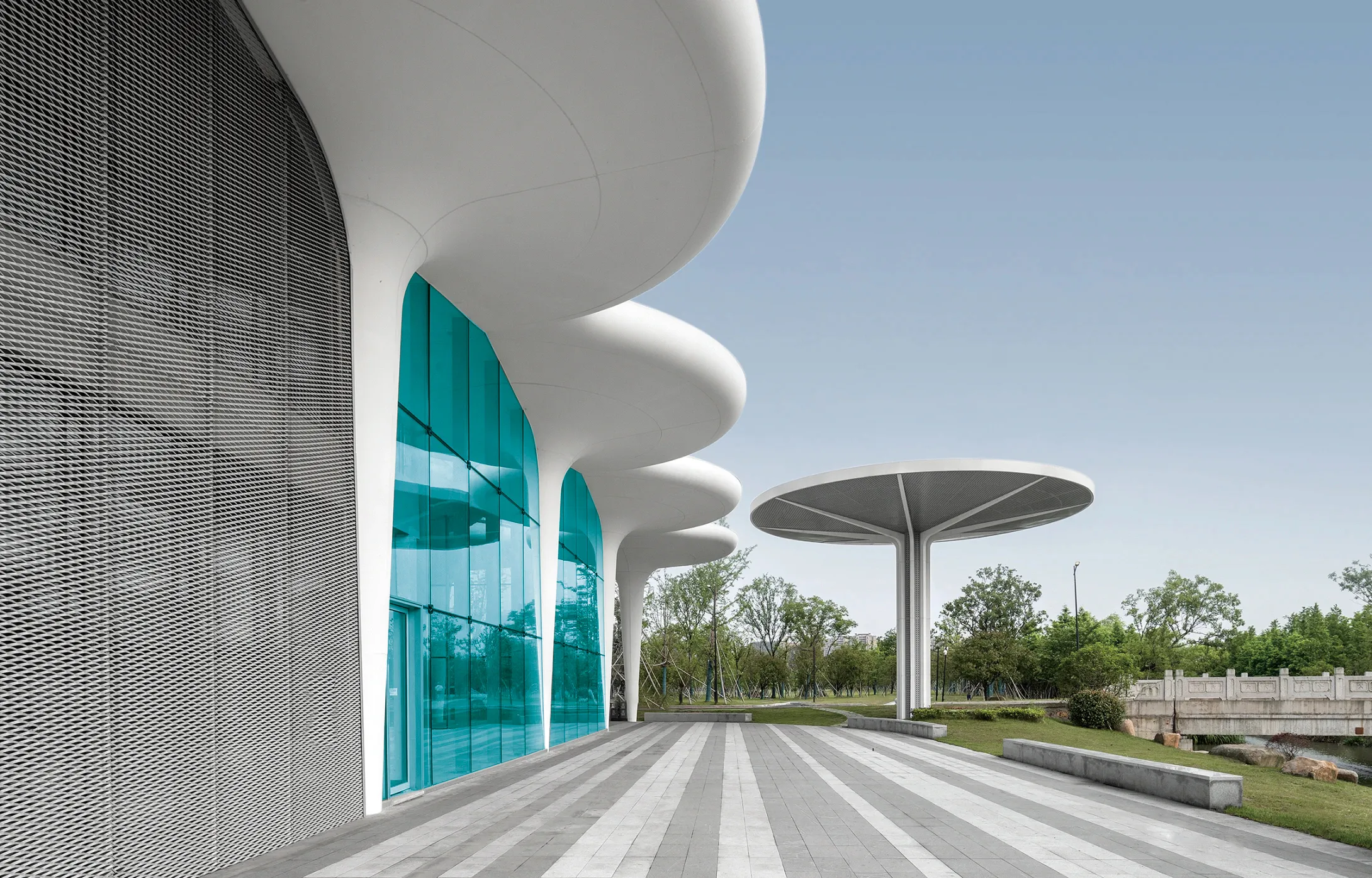 Flowing Wave Multi-Curved Aluminum Panel