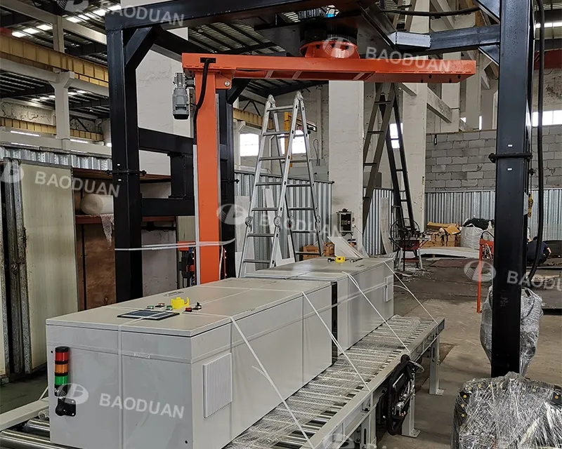 Pallet wrapping machine