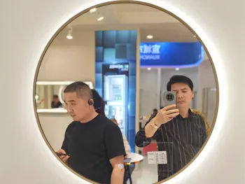 Smart voice-controlled bathroom mirror