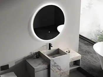 Smart temperature-controlled bathroom mirror