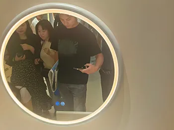 Temperature-controlled bathroom smart mirror