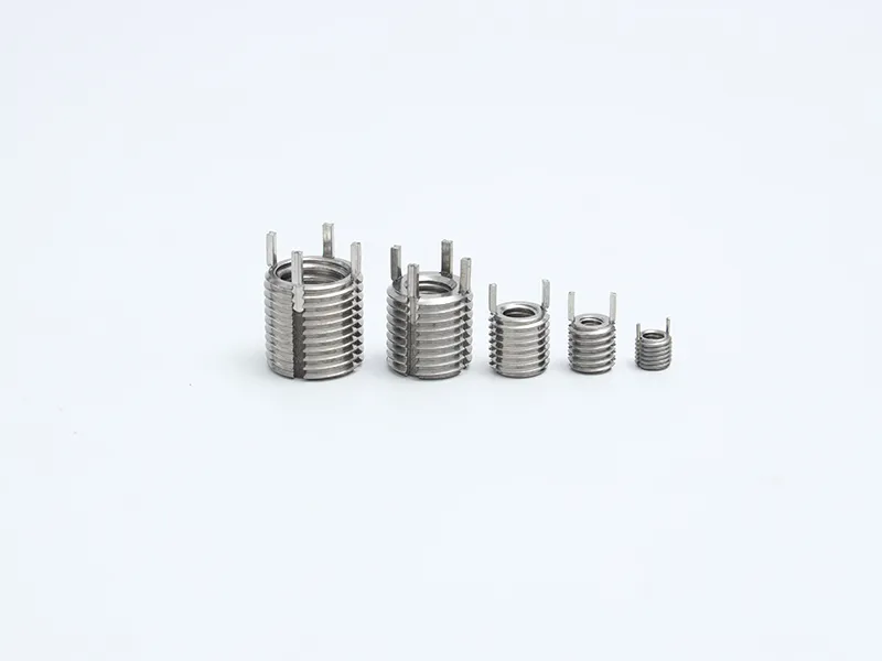Locking screw insert