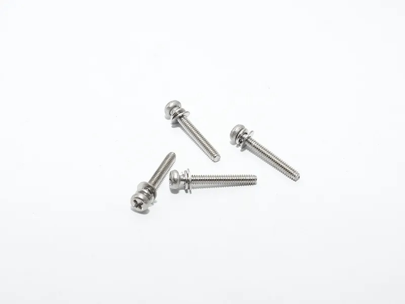 Long-lasting anti-rust fastening screws