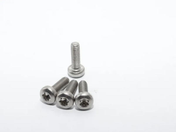 Cylindrical Head Machine Screws with Torx Drive