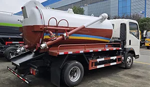 HOWO 4 Cubic Meter Vacuum Suction Truck