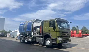 Sinotruk aircraft refueling truck