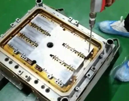 Caja de la m&aacute;quina limpiadora de hielo seco