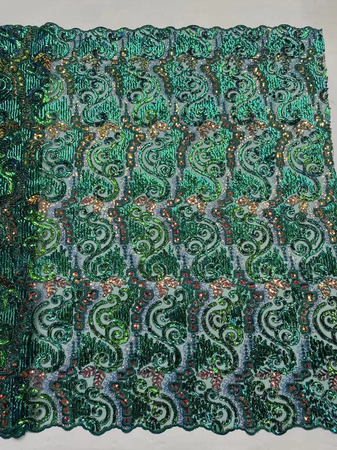 3D-Perlen- und Pailletten-Spitzengewebe 100% Polyester Tüllstoff CYG-JJ-0356