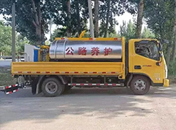 Emulsified asphalt spraying equipment