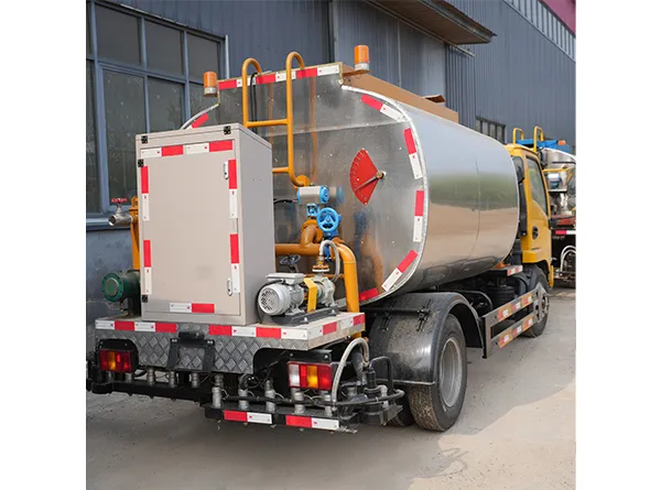 Asphalt Distributor Truck