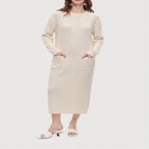 Locker geschnittenes Midi-Strickkleid mit Zopfmuster und Taschen