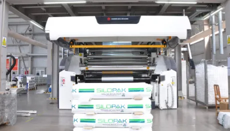 The company has a scientific research team composed of high-quality talents from Tsinghua University, Fudan University and Dalian University of Technology, mainly engaged in research, development and production of new functional film materials for vertica