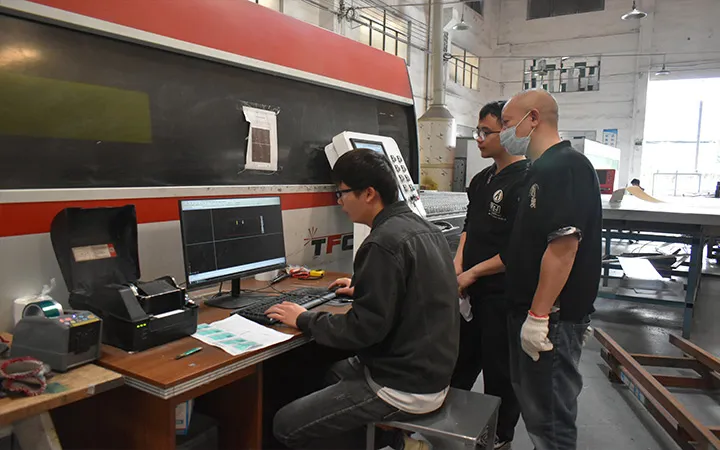 Foshan Zhuhui Metal Decoration Materials Co., Ltd. Production Workshop