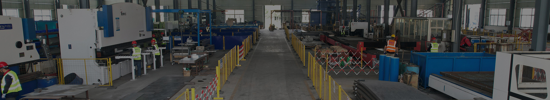 Factory workshop producing certified 4 ton two post car lifts Factory workshop producing certified 4 ton two post car lifts