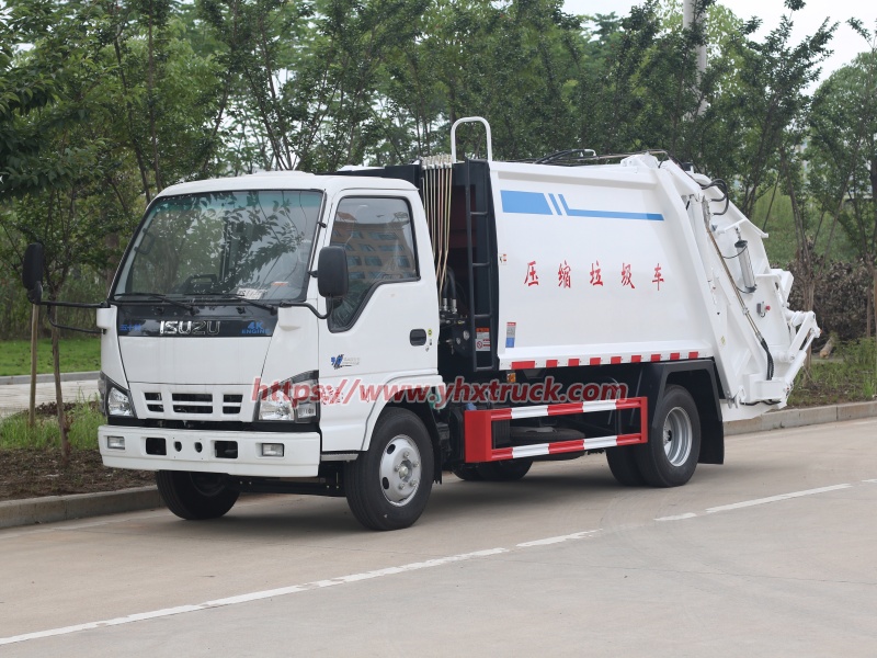Rear Loading Garbage Truck